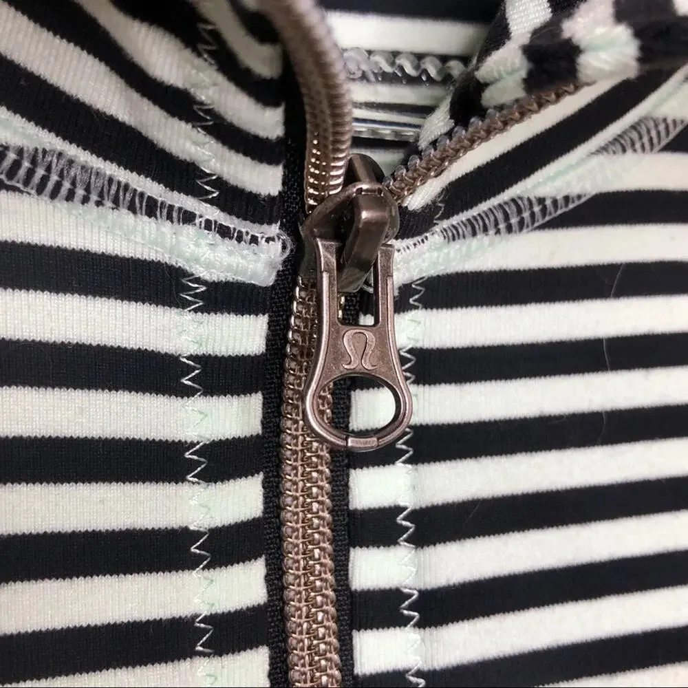 Lululemon Daily Yoga Jacket Mint Green Striped High Neck Zip Up Jacket Size 2